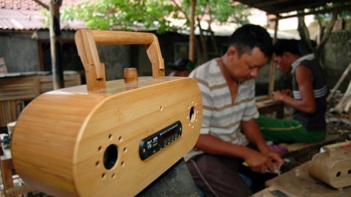 Pengrajin Anyaman Manfaatkan Limbah Sawit