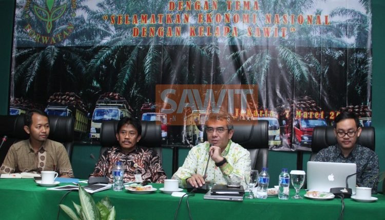 Peremajaan Sawit Rakyat Harus Realistis
