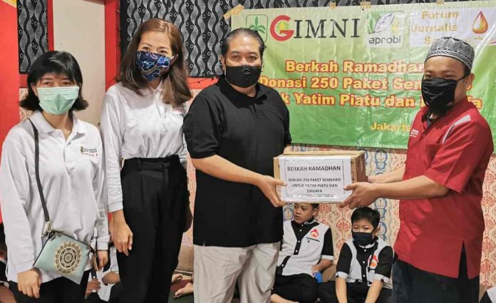 FJS Bersama GIMNI, APROBI, dan APOLIN Bagikan Paket Sembako