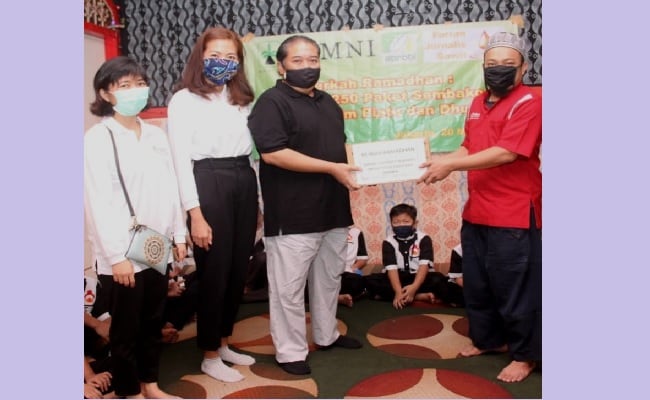 FJS Bersama GIMNI, APROBI, dan APOLIN Salurkan 250 Paket Sembako ke 4 yayasan