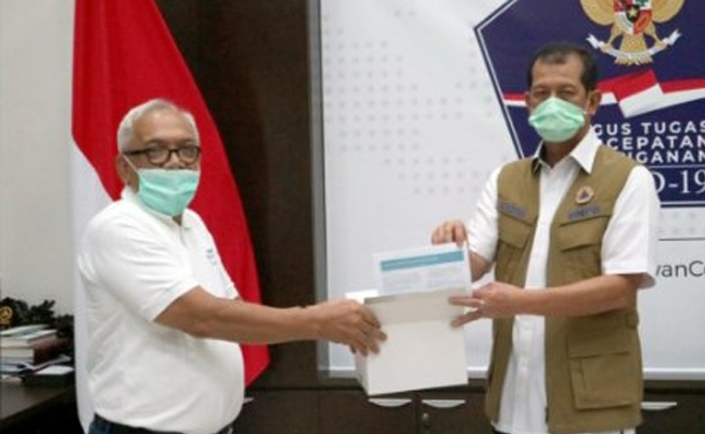 Wilmar Serahkan Bantuan Rapid Test dan Sabun Cuci Tangan ke BNPB