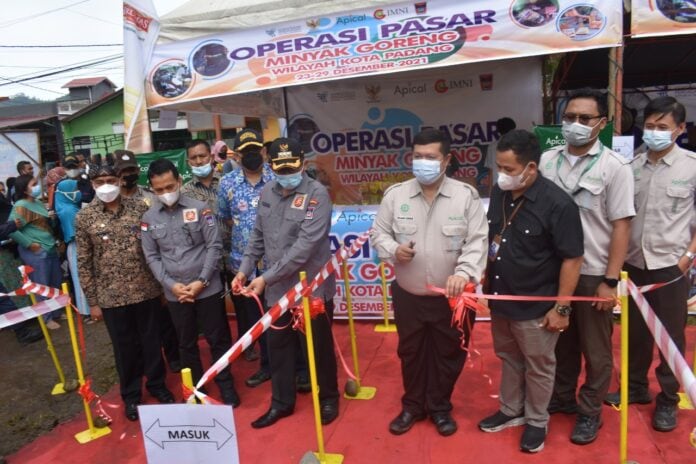 Pemko Padang Gandeng Apical Group Gelar Pasar Murah