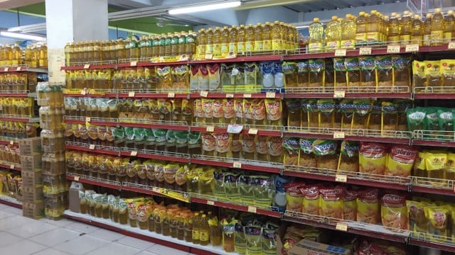 Di Mana 11 Juta Liter Minyak Goreng Rp 14.000 Seliter yang Dijanjikan Kemendag?