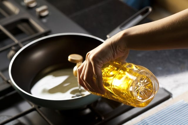 Kabar Baik! Minyak Goreng Rp 14.000 per Liter Mulai Dijual di Pasar Tradisional