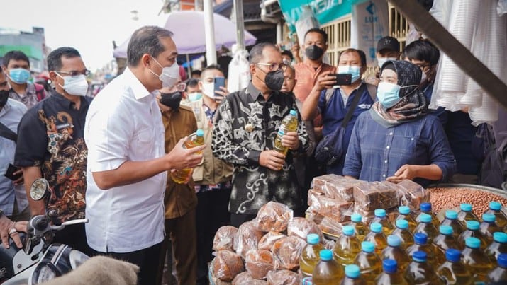 Gak Kelar-Kelar, Hilangnya Minyak Goreng di Pasar Misterius