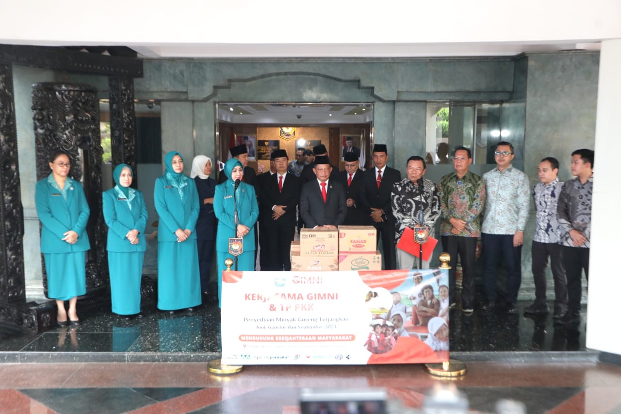 TP PKK dan GIMNI Bersinergi Salurkan 15.120 Liter Minyak Goreng Murah